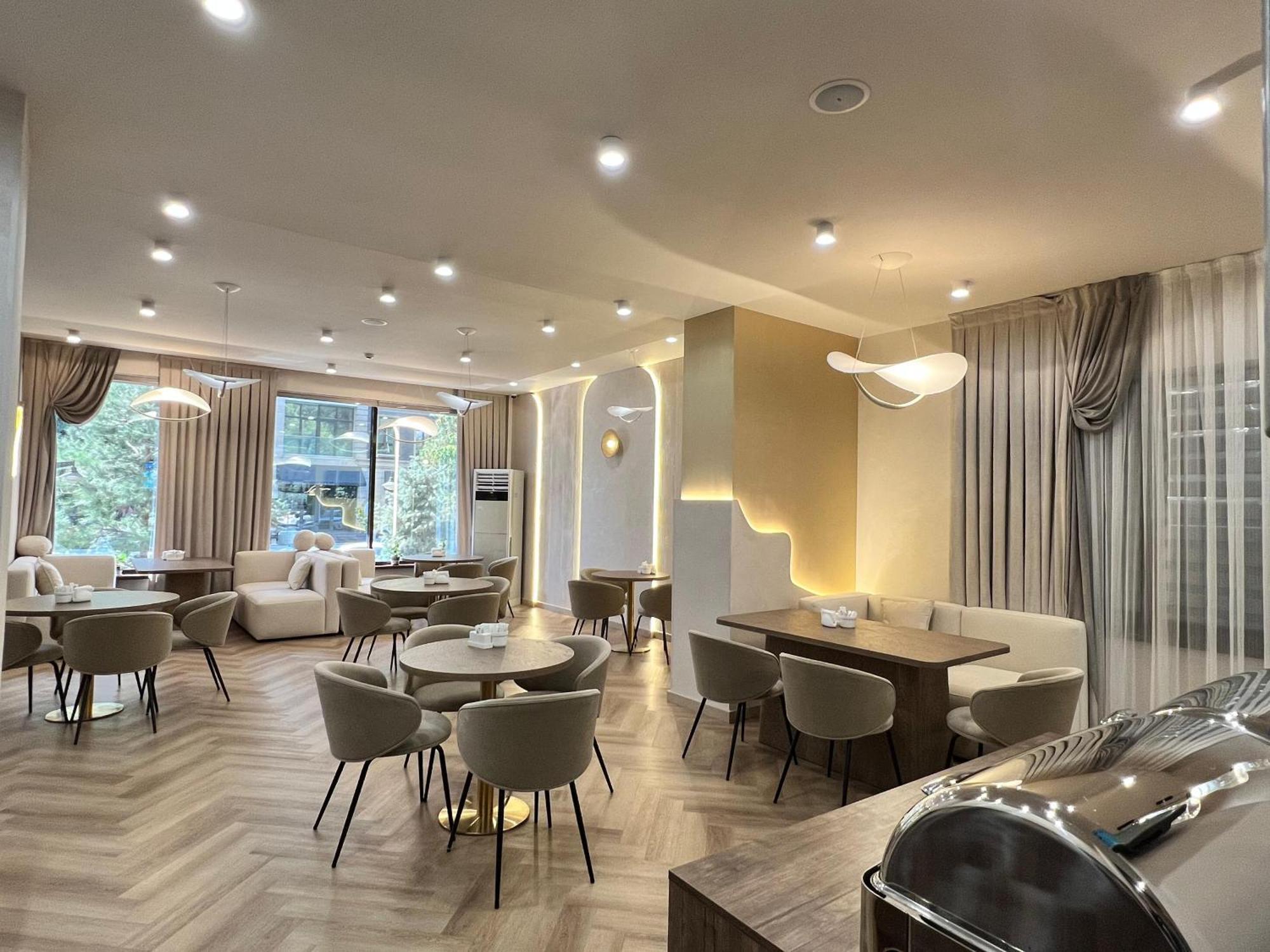 Hotel FN Simkent Buitenkant foto