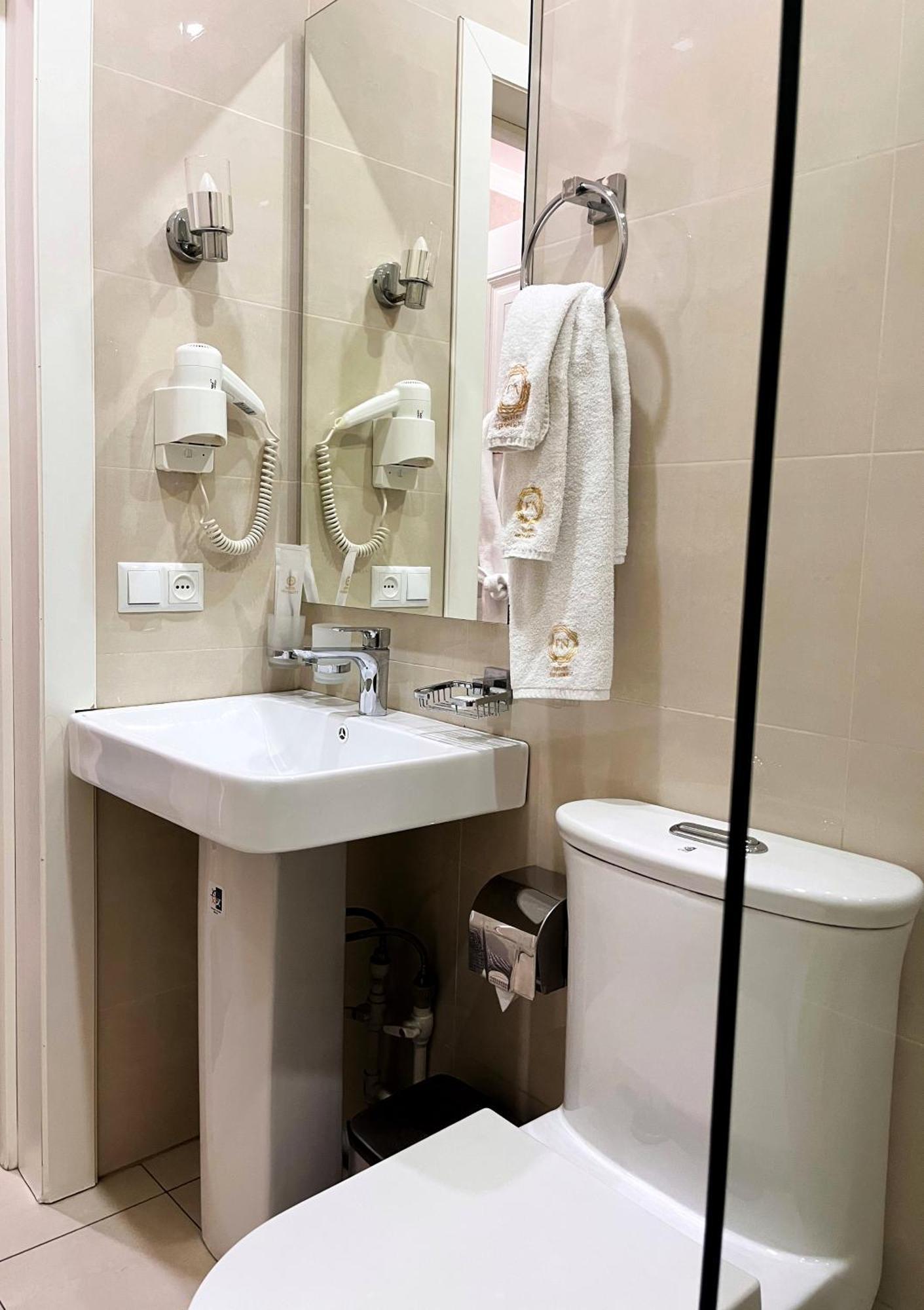 Hotel FN Simkent Buitenkant foto